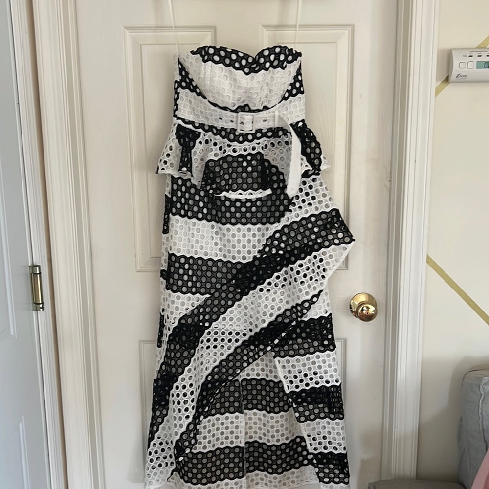 Strapless asymmetrical dress